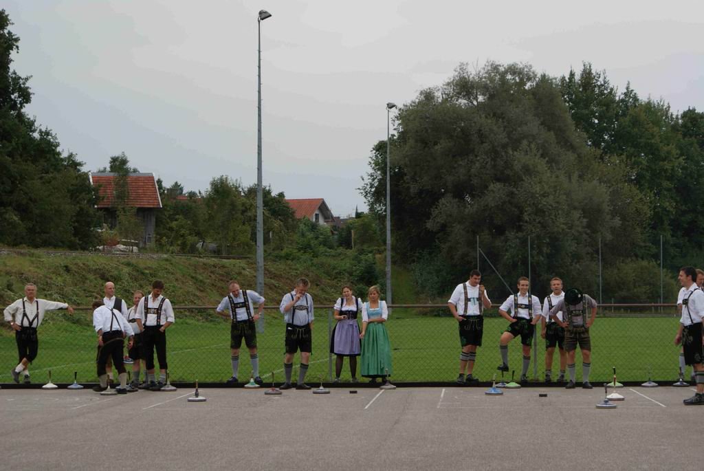 Dirndl &amp; Lederhosenturnier